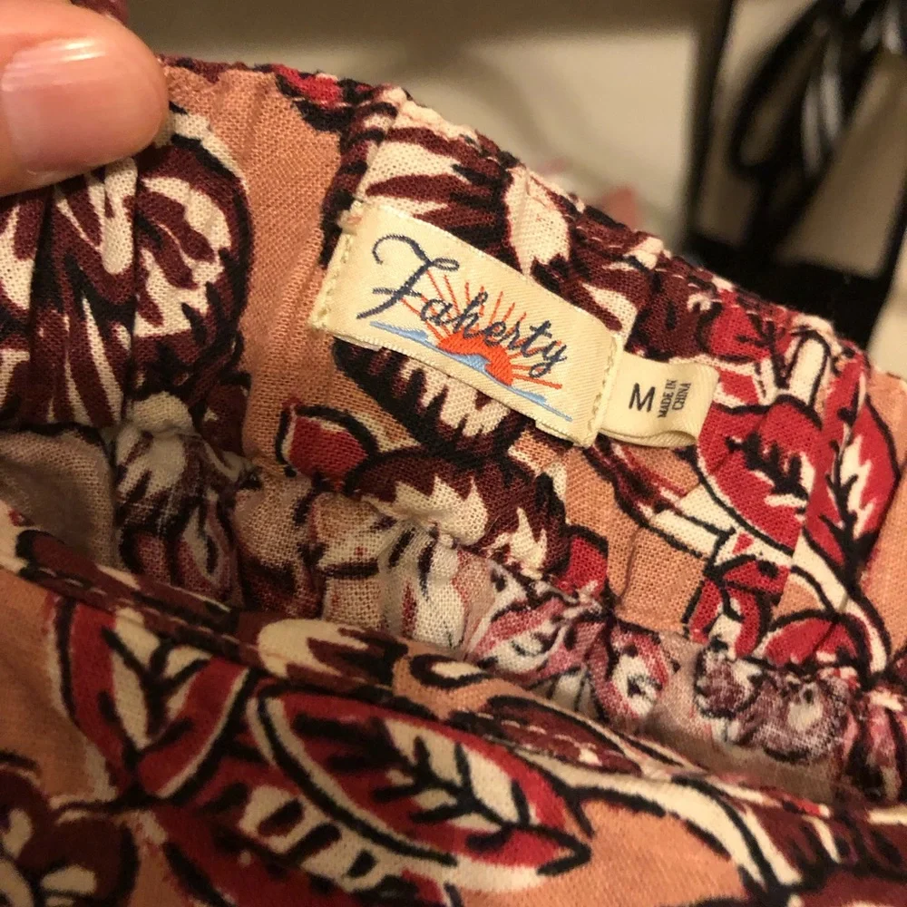 Faherty Pacifica Floral linen blend Tank Top preowned medium - Picture 2 of 4